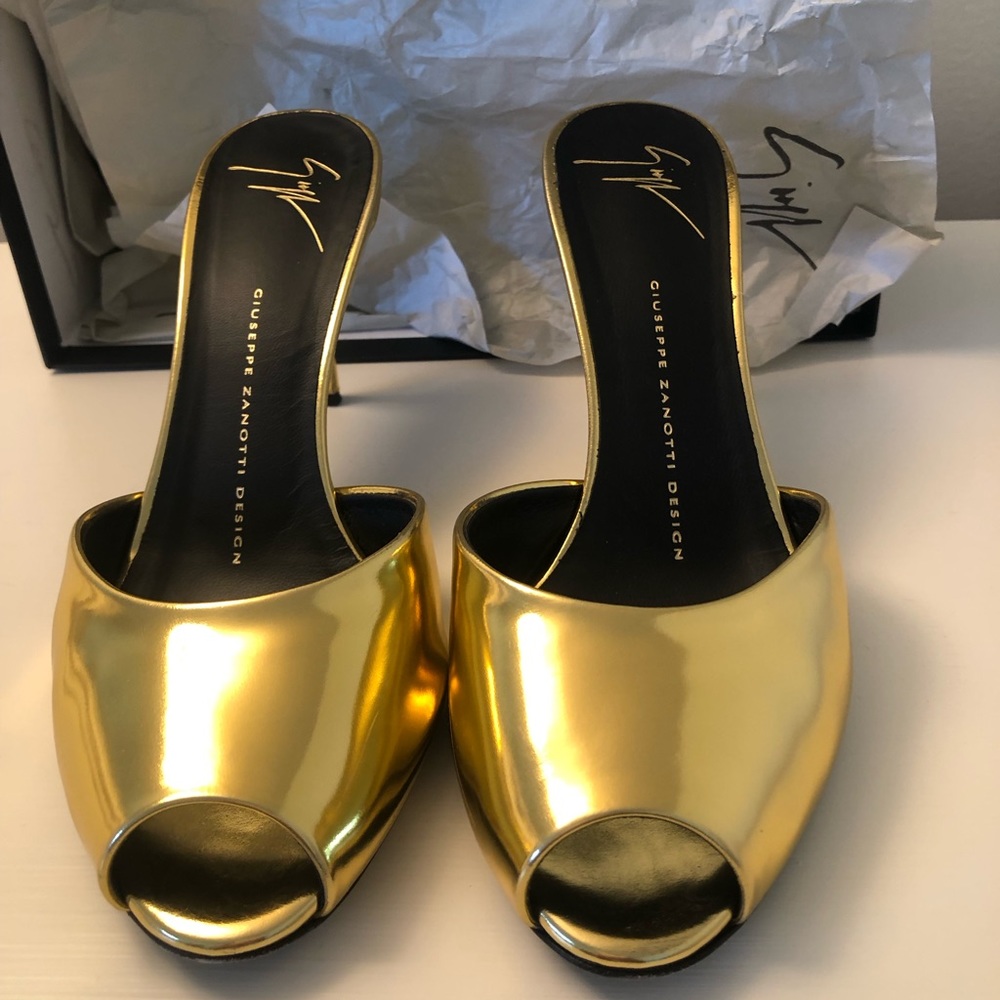 STUNNING GOLD. Giuseppe Zannotti